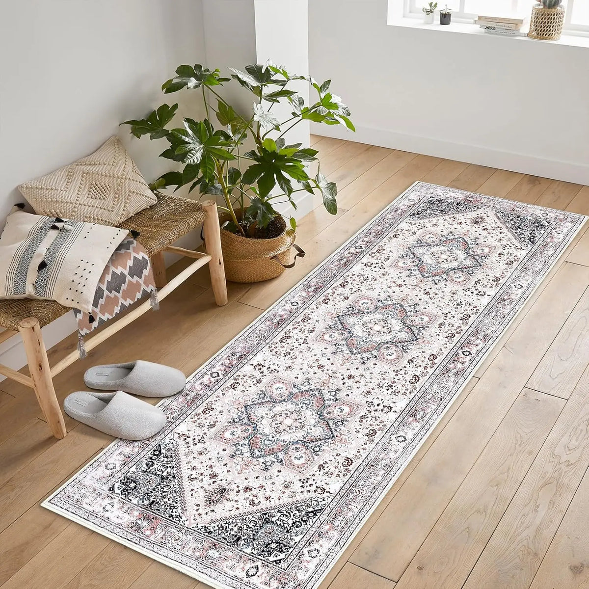 Ivory Blush runner, pale vintage Heriz-style medallion design