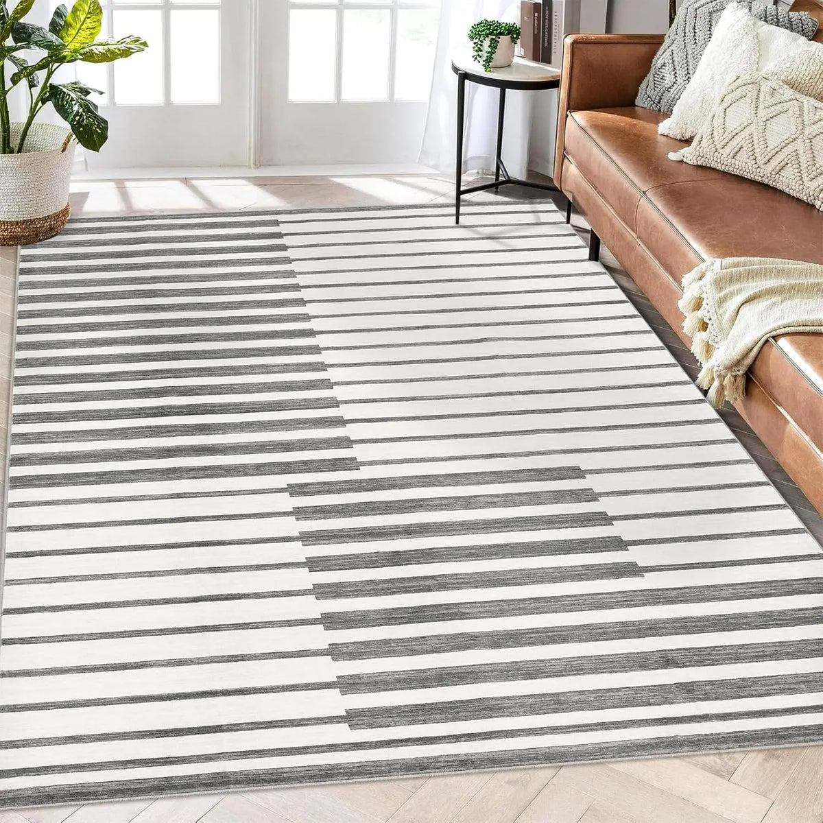 Short pile rug in Pebble Grey, grey stripes on cream
